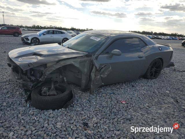 Challenger stx 2018 uszkodzony