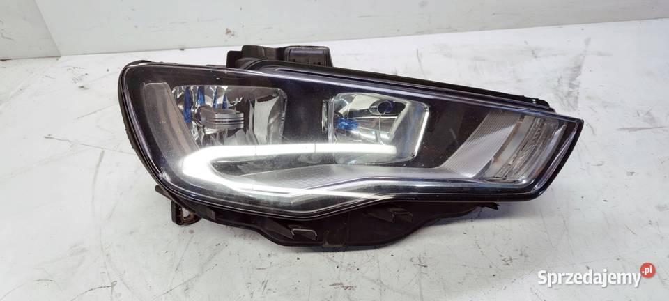 REFLEKTOR PRAWY AUDI A3 8V 8V0941004A UK Przystajń