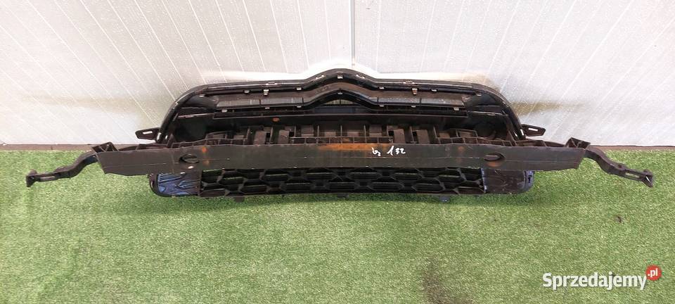 GRILL ATRAPA KTRATKA CHŁODNICY ZDERZAKA PRZÓD Międzychód