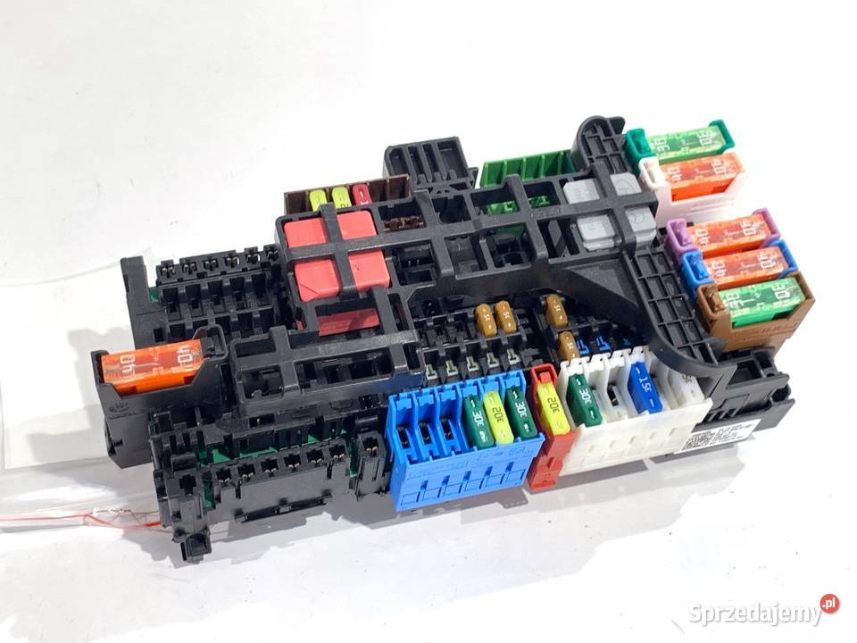 SKRZYNKA BEZPIECZNIKÓW MERCEDES GLE A1679063103 podkarpackie