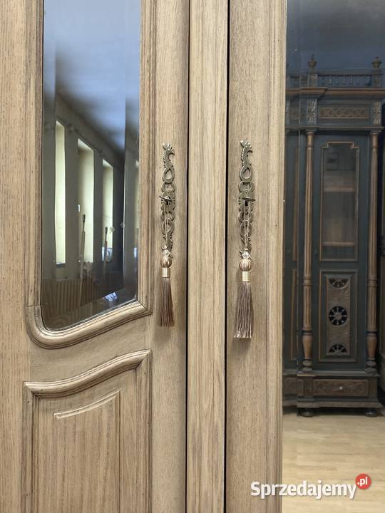 Szafa dębowa kremowa 3drzwiowa odnowiona z 1928r wielkopolskie Poznań