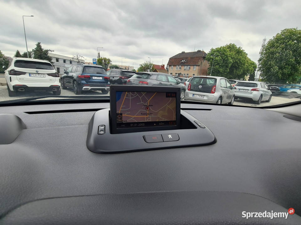 Peugeot 3008 20 HDI SzklanyDach Xenon Navi 2xPDC ABS Wągrowiec