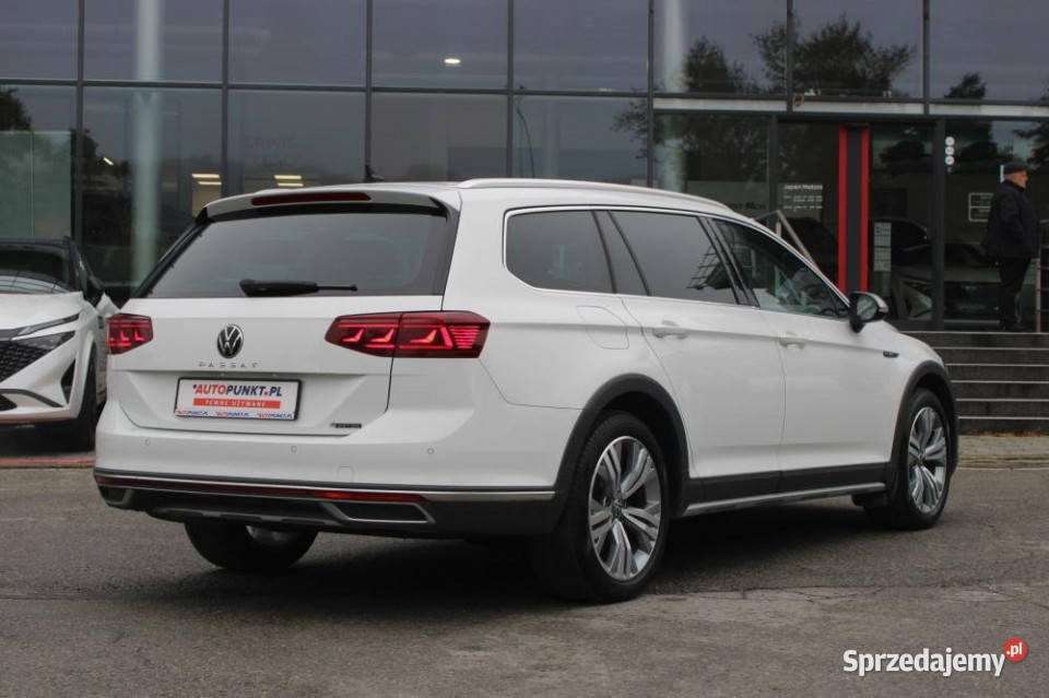 Volkswagen Passat 2021r IQ Light Hak AAC Rok produkcji 2021 małopolskie Kraków
