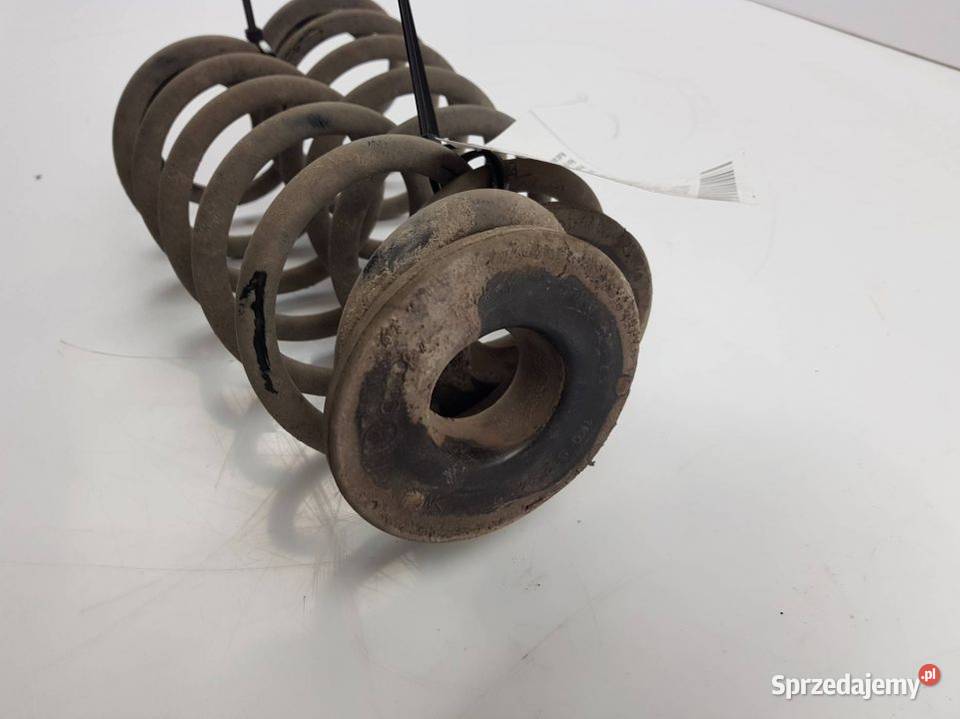SPRĘŻYNY TYŁ 1K0512149B VOLKSWAGEN JETTA Części samochodowe Lipno