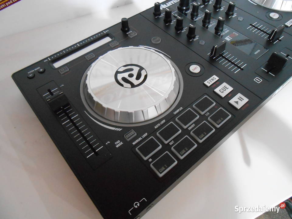 Kontroler DJ Numark MIXTRACK PRO III