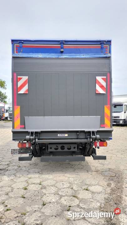 MAN TGL 12220 4x2 EURO6 KONTENER IZOTERMA WINDA Rok produkcji 2015 Częstochowa