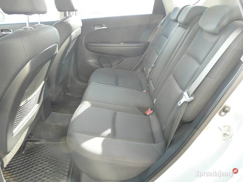 Hyundai I30 16benzyna wypożyczalnia wynajem Przebieczany
