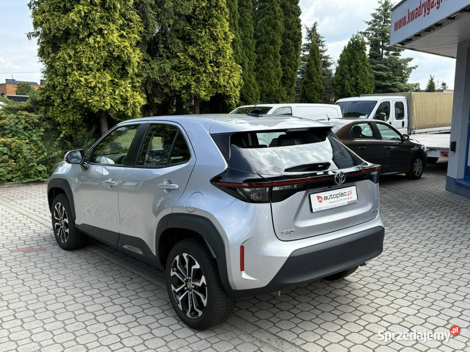 Toyota Yaris Cross 15 AutomatKamera 7 Gwarancja srebrny śląskie Tarnowskie Góry sprzedam