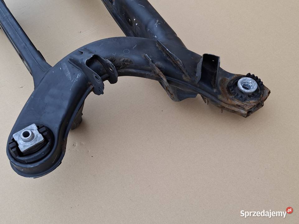 MERCEDES CKLASA W204 SANKI WÓZEK TYŁ BELKA Bieleń