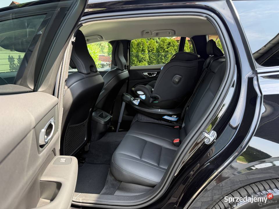 Volvo V60 B4 RDesign 20 DIESEL Zarejestrowany nieuszkodzony Konin