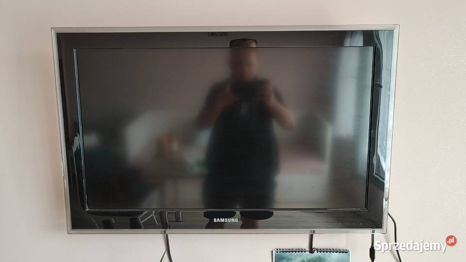 TV Samsung 32 z wieszakiem na ściane LCD Gdańsk sprzedam