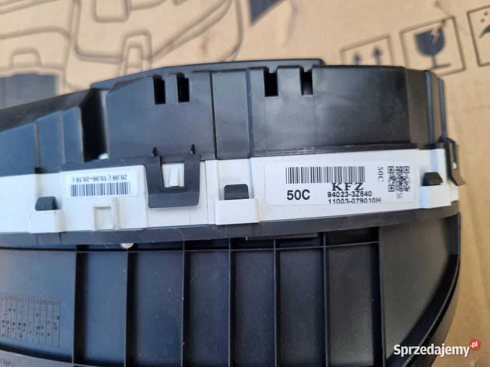 LICZNIK ZEGARY HYUNDAI i40 LIFT 940233Z640 17