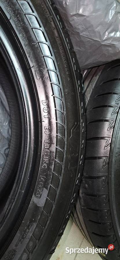 Opony Bridgestone Alenza 001 23550 R20 100V 1