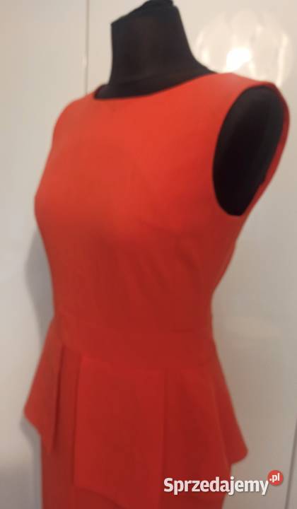 wizytowa sukienka z baskinką Top Secret