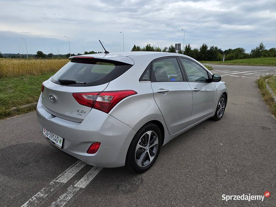 Hyundai i30 16 benzyna bezwypadkowy opłacony lubelskie Lublin sprzedam