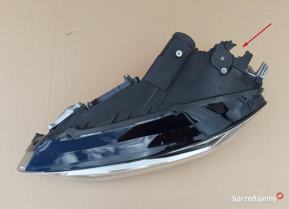 VW SPORTSVAN LIFT REFLEKTOR LEWY LAMPA FULL LED Trzciel