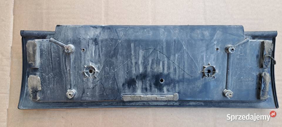 Blenda tylna mocowanie tablicy Audo 80 B4