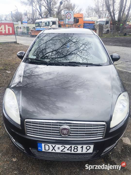 Fiat Linea 2011 na chodzie stuka silnik sprzedam