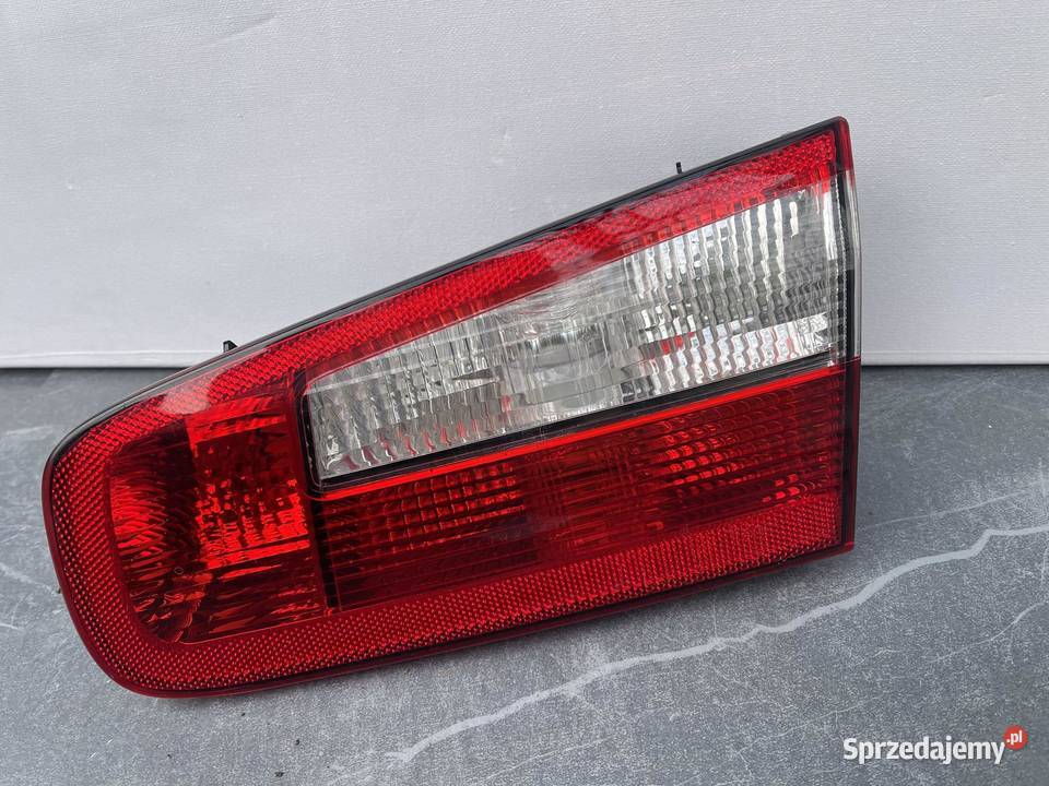RENAULT LAGUNA 2 PRAWA LAMPA W KLAPĘ Ostroróg