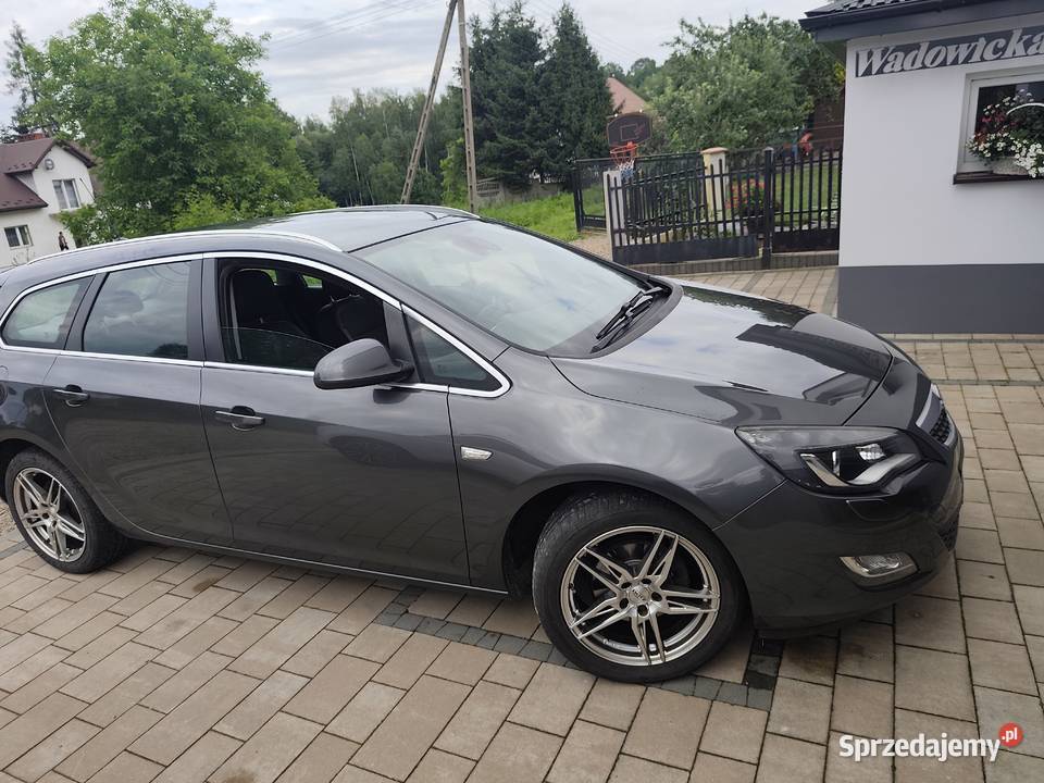 Opel Astra j Rok produkcji 2011 Spytkowice