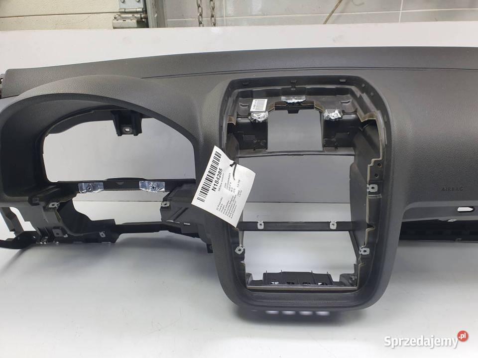 DESKA KOKPIT VOLKSWAGEN GOLF V Lipno