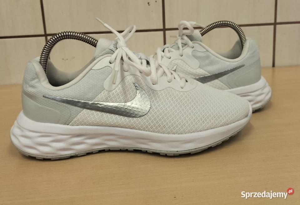 Buty damskie Sportowe Nike Revolution 6 385 24.5cm Wałbrzych sprzedam