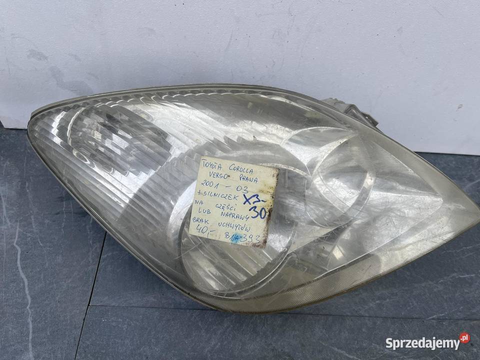 TOYOTA COROLLA VERSO PRAWA LAMPA PRZÓD Ostroróg sprzedam