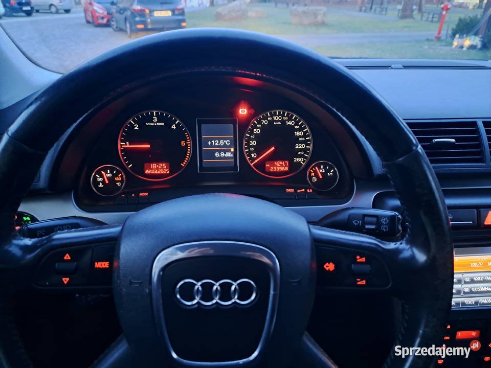Sprzedam audi a4 welurowa tapicerka Audi