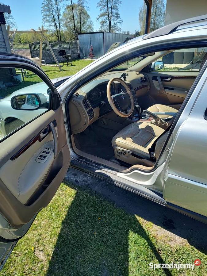 Sprzedam Volvo V70 D5 z 2003 roku z automatyczną Rok produkcji 2003 Bogumiłowice