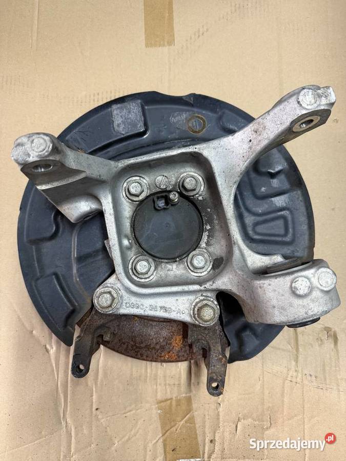 Ford Fusion mondeo mk5 zwrotnica piasta lewy tył Piasty i łożyska kół