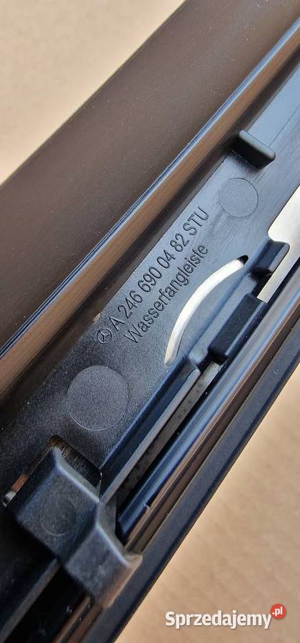 MERCEDES BKLASA W246 LISTWA DACHOWA A2466900482 Bieleń