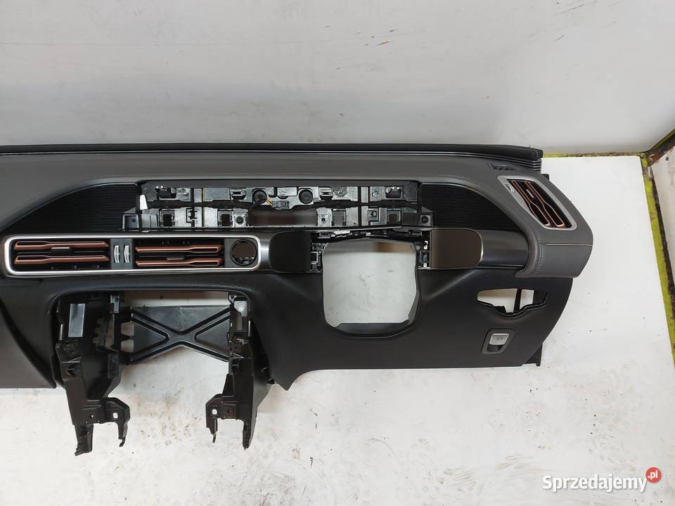 Mercedes EQC 400 W293 KOKPIT DESKA ROZDDZIELCZA