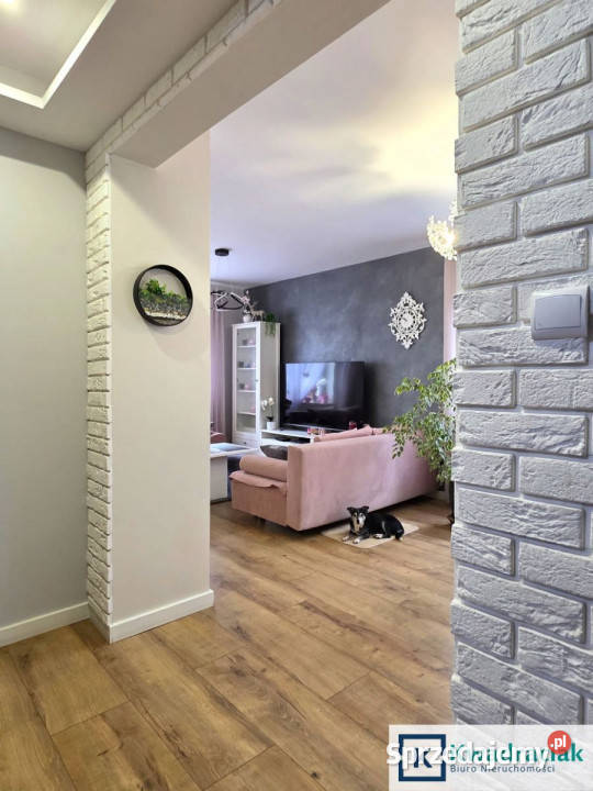 sprzedaży domu wolnostojącego 160m2 Zahutyń