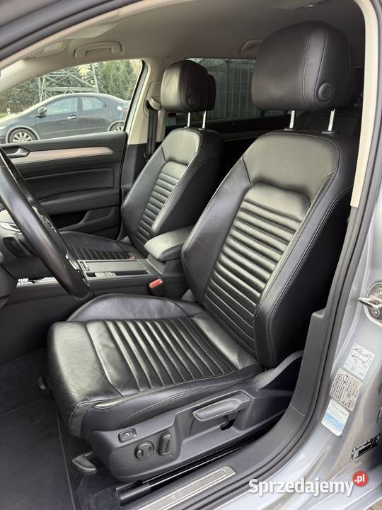 VW Passat B8 kombi 2017 benzyna 18 automat światła do jazdy dziennej Warszawa sprzedam