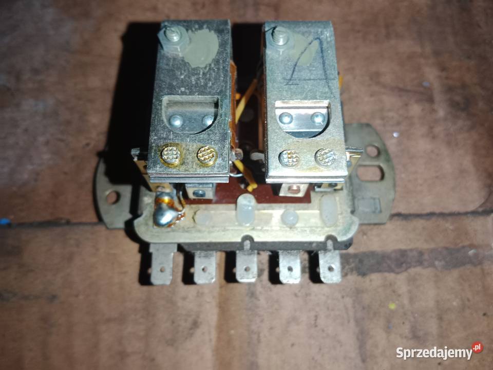 Regulator napięcia DDR nowy oryginalny IFA w50 łódzkie Poddębice sprzedam