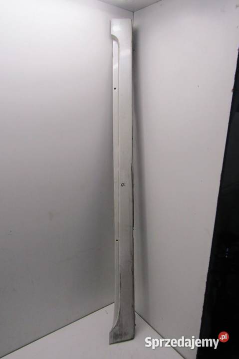 LISTWA NAKŁADKA PROGOWA PRAWA PRAWE 070 TOYOTA