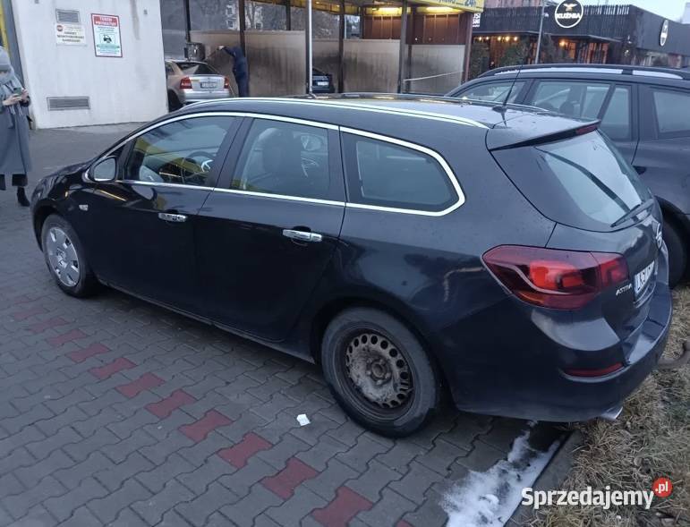 Opel Astra J Sports Tourer 2011 20CDTI 165 nieuszkodzony Lublin