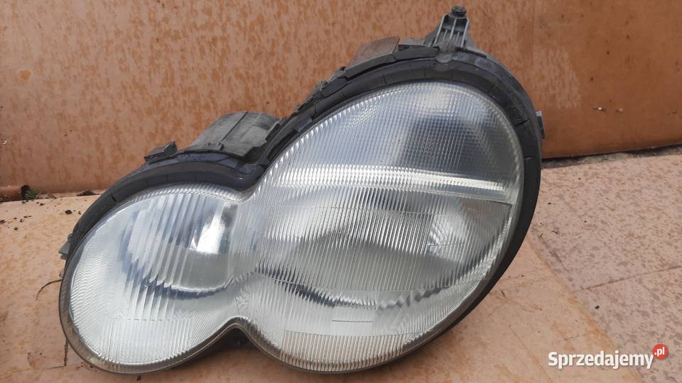 lampa prawa lewa przednia Mercedes C w203 przed Dębno