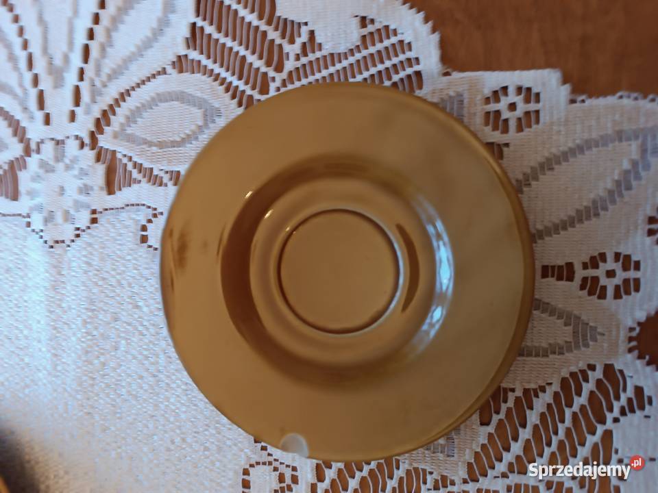 6 filiżanek z talerzykami cukiernica i dzbanek Łąki Kozielskie sprzedam