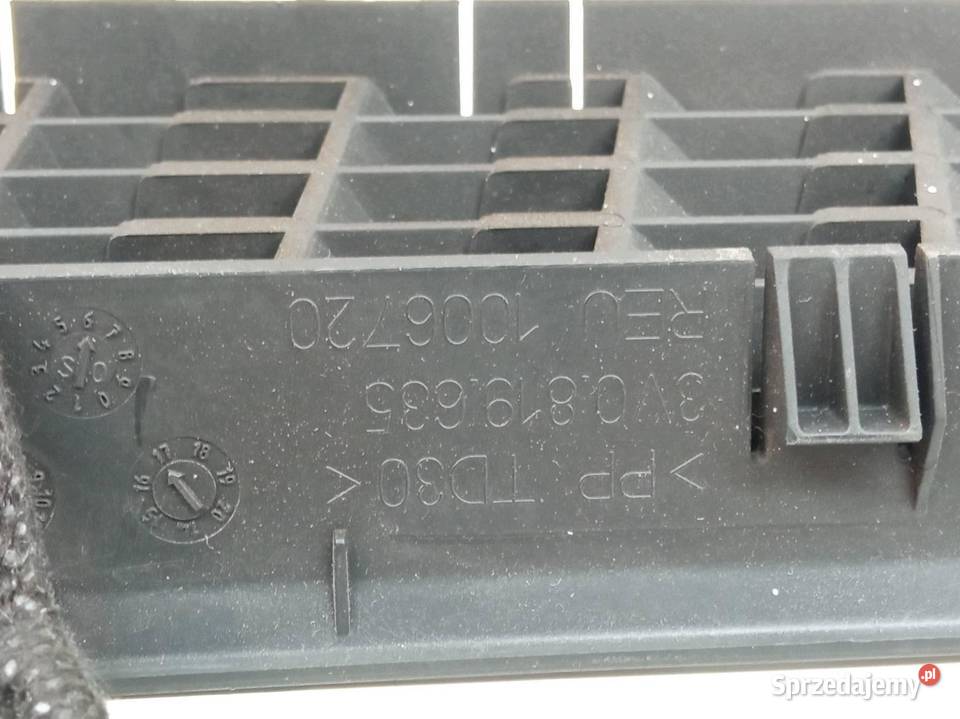 KRATKA GŁOŚNIK ŚRODKOWY DESKI KPL 3V 3V0819635