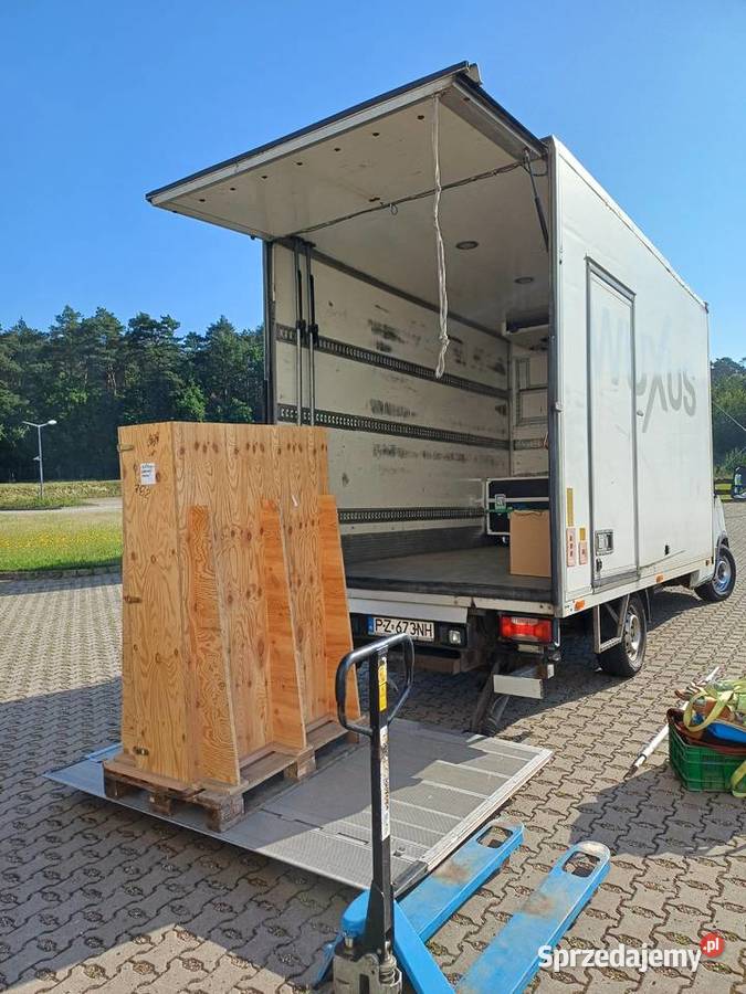 Przewóz palet maszyn i rzeczy Bus z windą Luboń