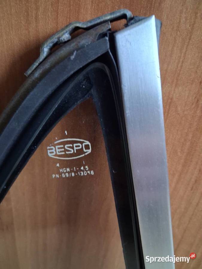 Szyby uchylne trójkątne fronterki fiat 126p Mysłowice