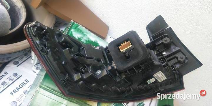 Vw Arteon lampa tylna prawa ślizgacz prawy łódzkie Łódź