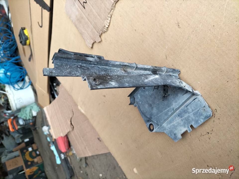 AUDI 80 B4 80B4 893805985 ŁAPACZ POWIETRZA Pozostałe lubelskie