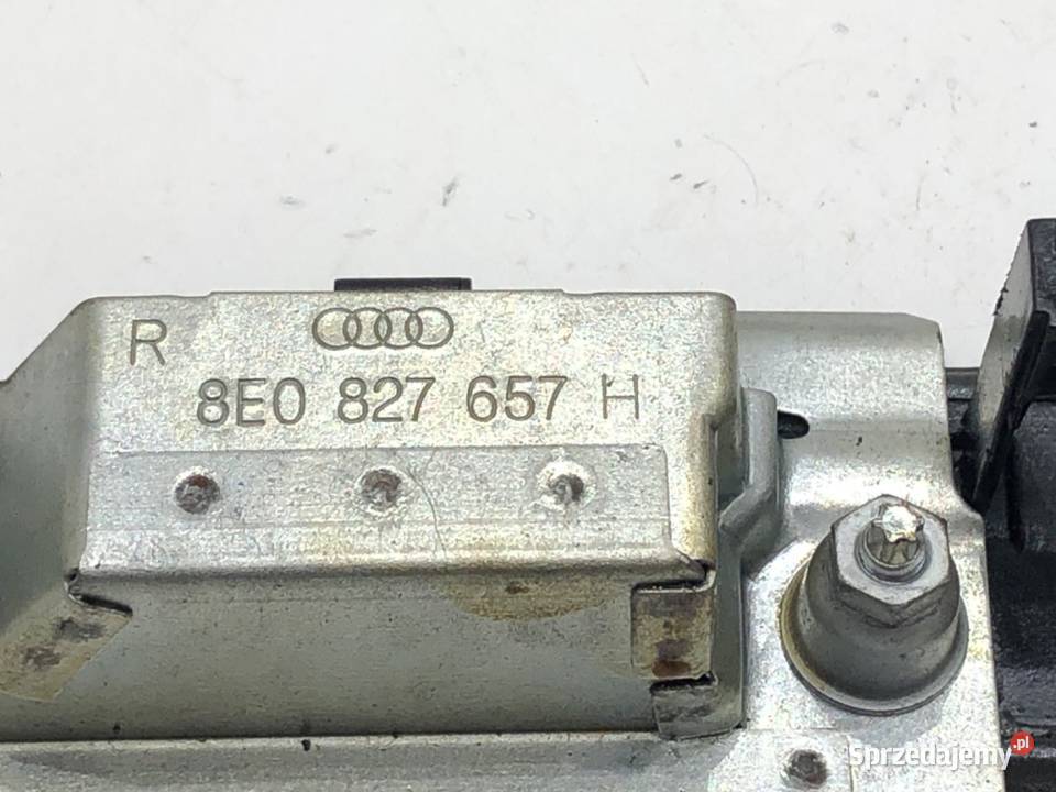 LISTWA KLAMKA TYLNEJ KLAPY AUDI A4 B7 Kombi 0408 osobowe