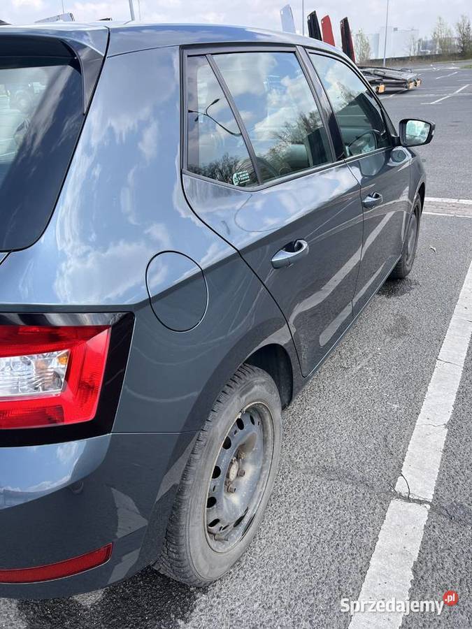 Skoda Fabia 10 MPI Krajowy bezwypadkowy Gliwice sprzedam