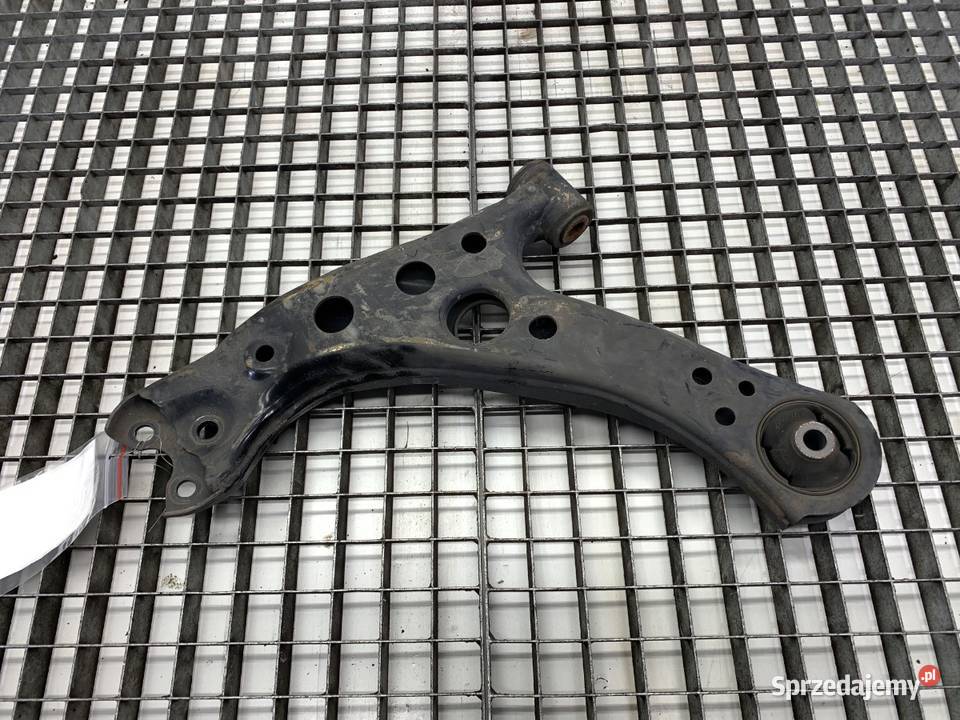 WAHACZ PRAWY PRZÓD TOYOTA COROLLA E21 Wahacze podkarpackie sprzedam