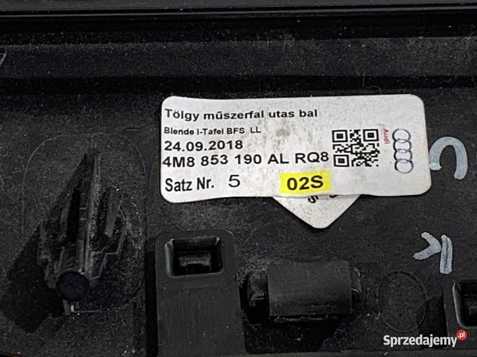 LISTWA DEKOR KOKPITU AUDI Q8 4M8853190AL SUV podkarpackie
