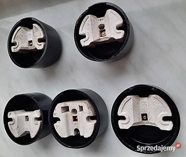 Gniazdo natynkowe okrągłe czarne 220 V z PRL wielkopolskie Ostrów Wielkopolski sprzedam