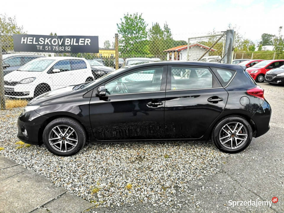 Toyota Auris II 2012 benzyna
